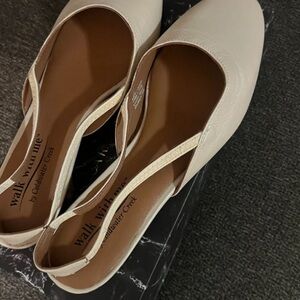 Coldwater Creek Women's Cream Flats